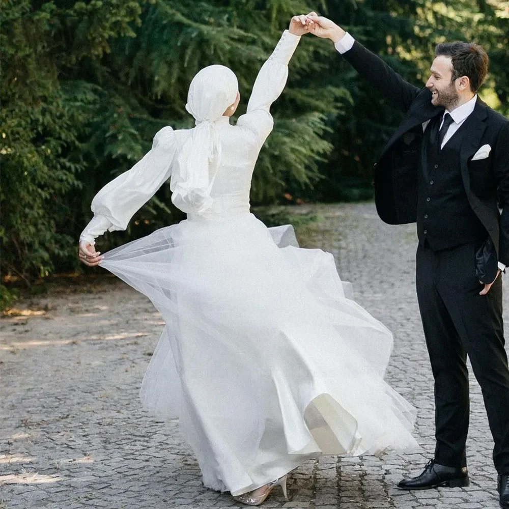 YCJ Muslim Simple High Collar A-line Wedding Dresses Ruffle Satin Draped Pleat Customized Bride Dress Brush Train robe de mariée