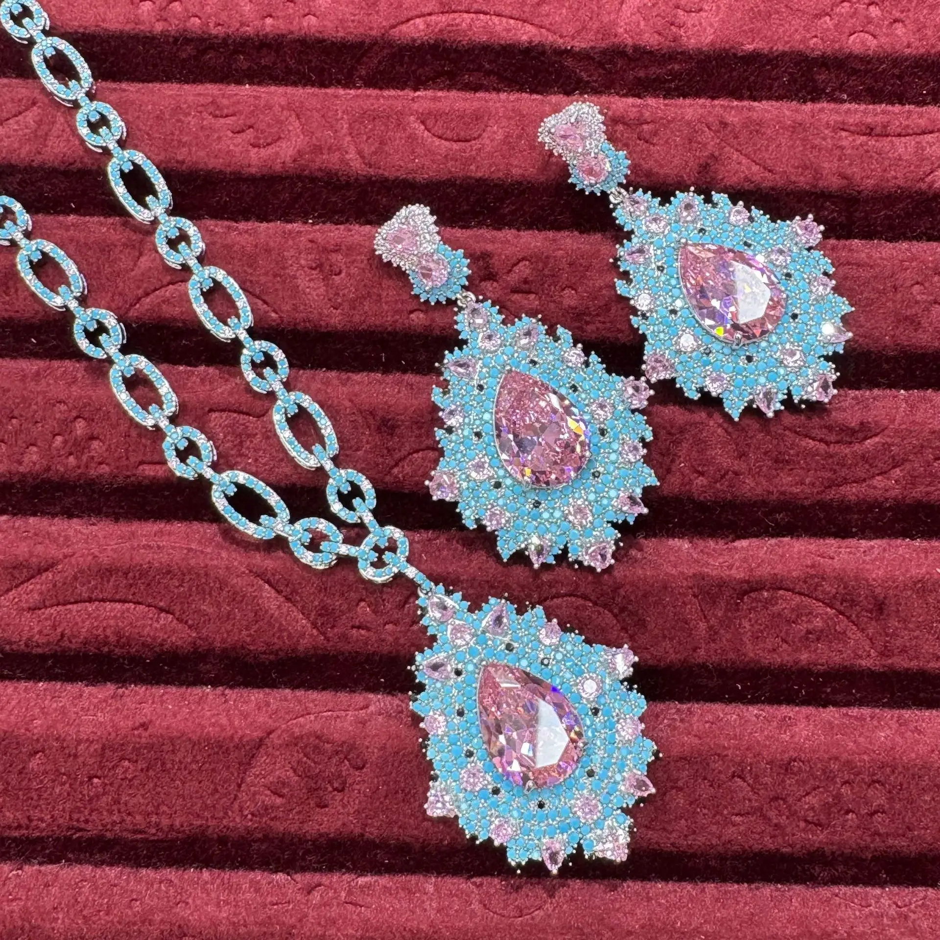 

Colored zircon elegant earrings and necklace set