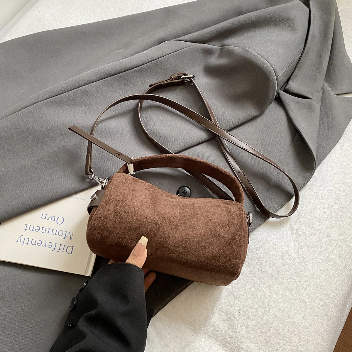2026 Modische Retro Mini PU-Leder Schultertaschen für Damen Bucket Crossbody Bag Luxus Designer Geldbörsen und Handtaschen – Detail 16