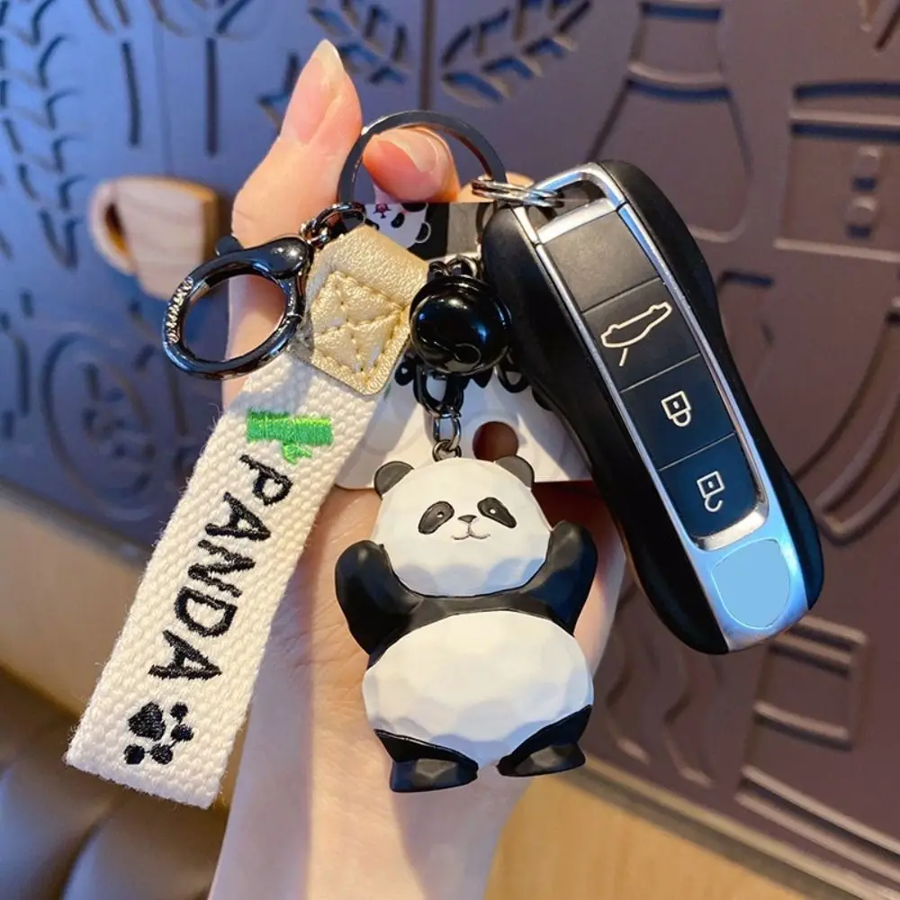 خشبية منحوتة الباندا المفاتيح عناق الخيزران الباندا لطيف حقيبة بنقوش كرتونية قلادة جالبة للحظ حلية رائعة الإبداعية سيارة كيرينغ على ظهره