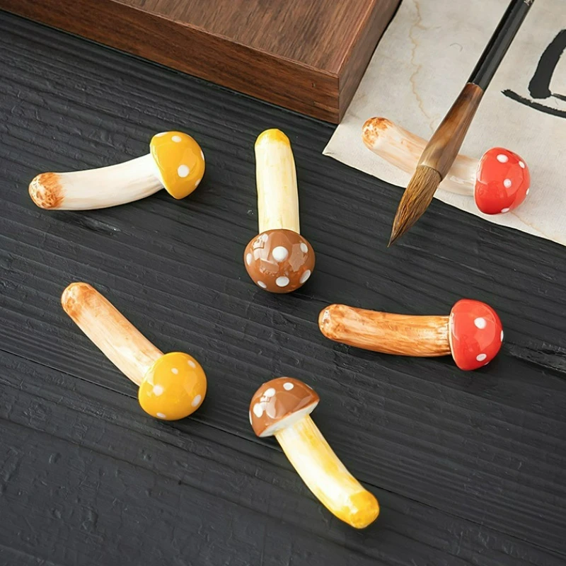 

Japanese Style Chopstick Holder Ceramic Mushroom Fork Shelf Kitchen Tableware Dining Table Decor Kitchen Restaurant Tableware
