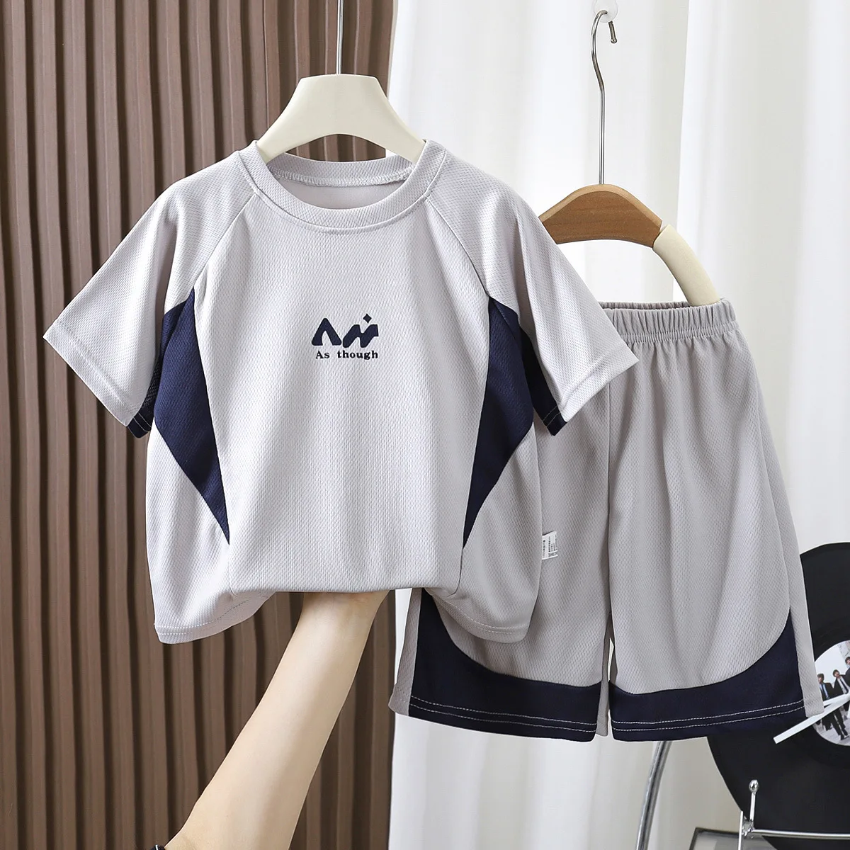 Children's sports summer new boys quick-drying mesh two-piece set boys breathable middle children's summer children's clothing
