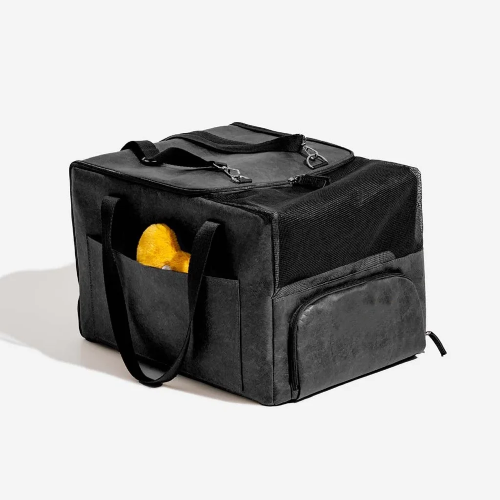 Outdoor portable fashion pet dog cat out bag, breathable car bag