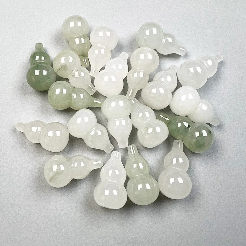 Xinjiang's popular Tianshan green jade golden gourd pendant, auspicious and lucky, unisex ice jade Ruyi ancient style necklace