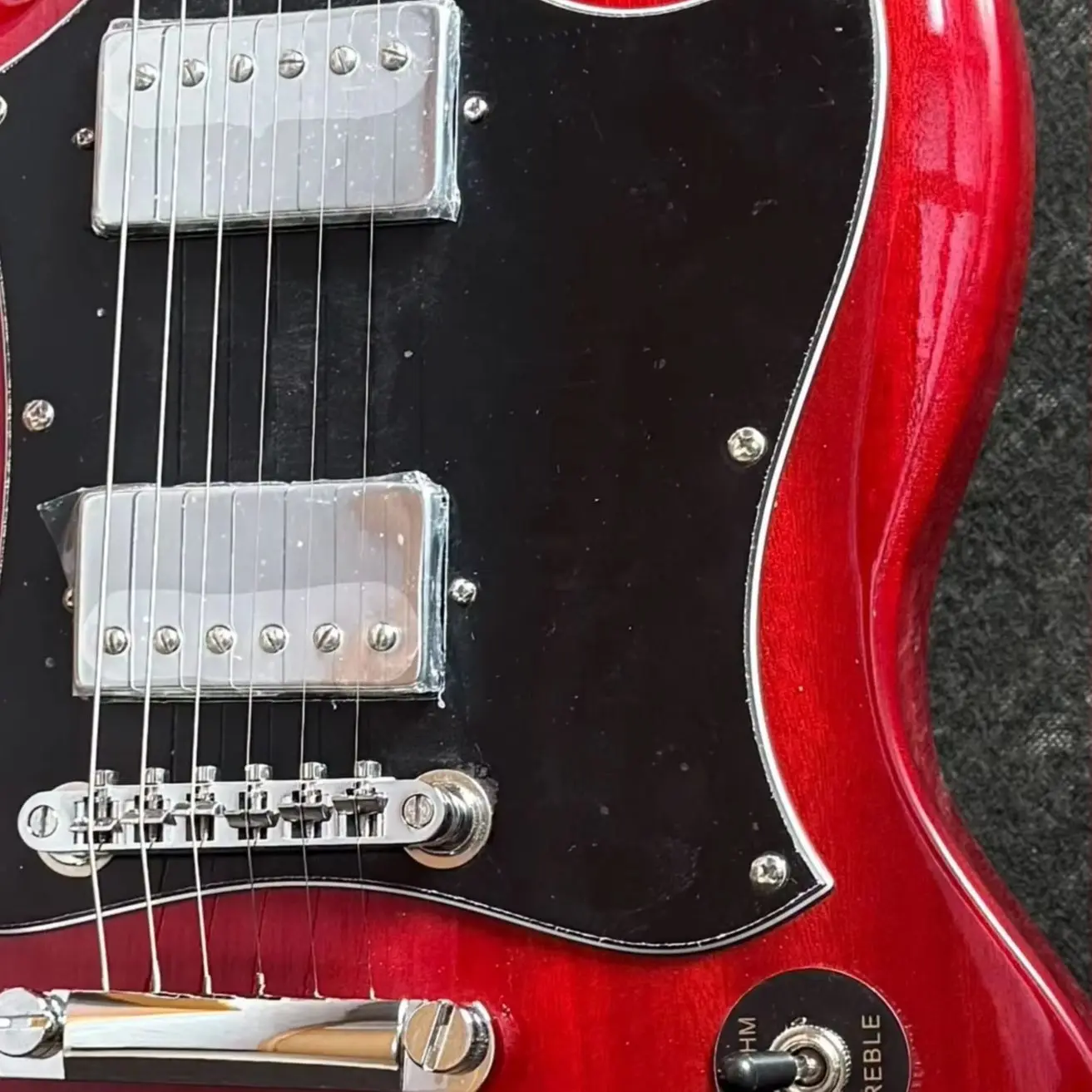 New Red Symmetrical Electric Guitar Lightning Fingerboard Double Scissors Design Panel 6-String HH Pickup with Black Shield