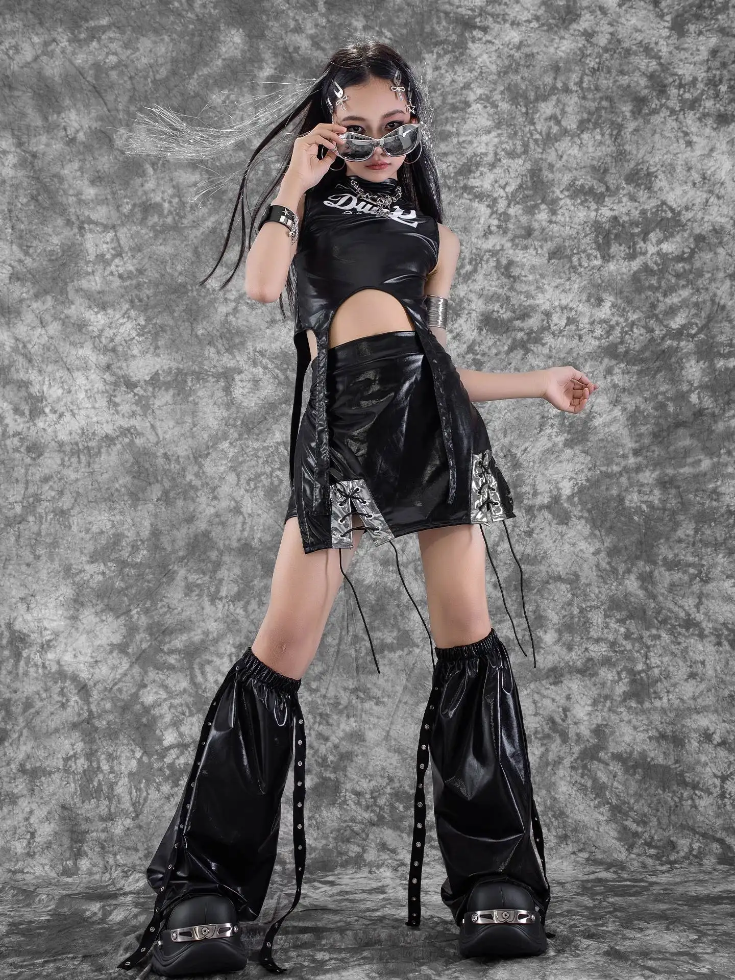 2025 Nuovi costumi di performance di danza jazz per bambini Abiti Kpop neri Ragazze Gruppo Hip Hop Abiti di scena di danza Streetwear DQS20095