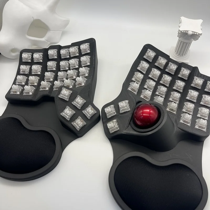 

Charybdis split keyboard Wired Single-mode RGB Welding Axis Trackball Integrated Wrist Rest QMK Customized Mechanical Keyboard