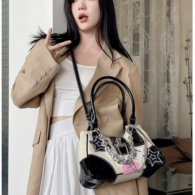 Bolsa de couro preto e branco elegante coreana para mulheres, estrela de tendência gótica feminina, sacolas de nova designer, bolsas estéticas femininas, estilo Y2k