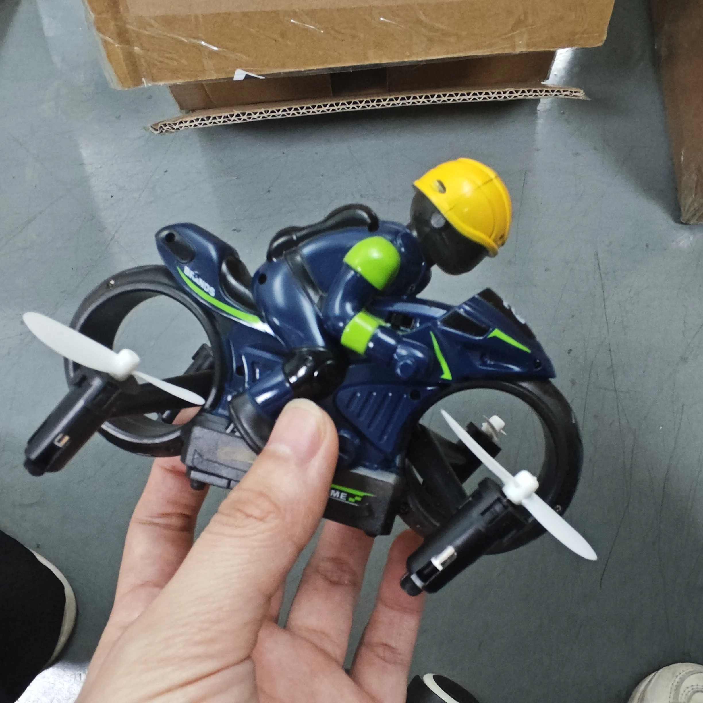 9IMOD H141 Air Motorcycle 2IN1 10km/h Voice Feature 7-Colors 2IN1 Land And Air Motorcycle