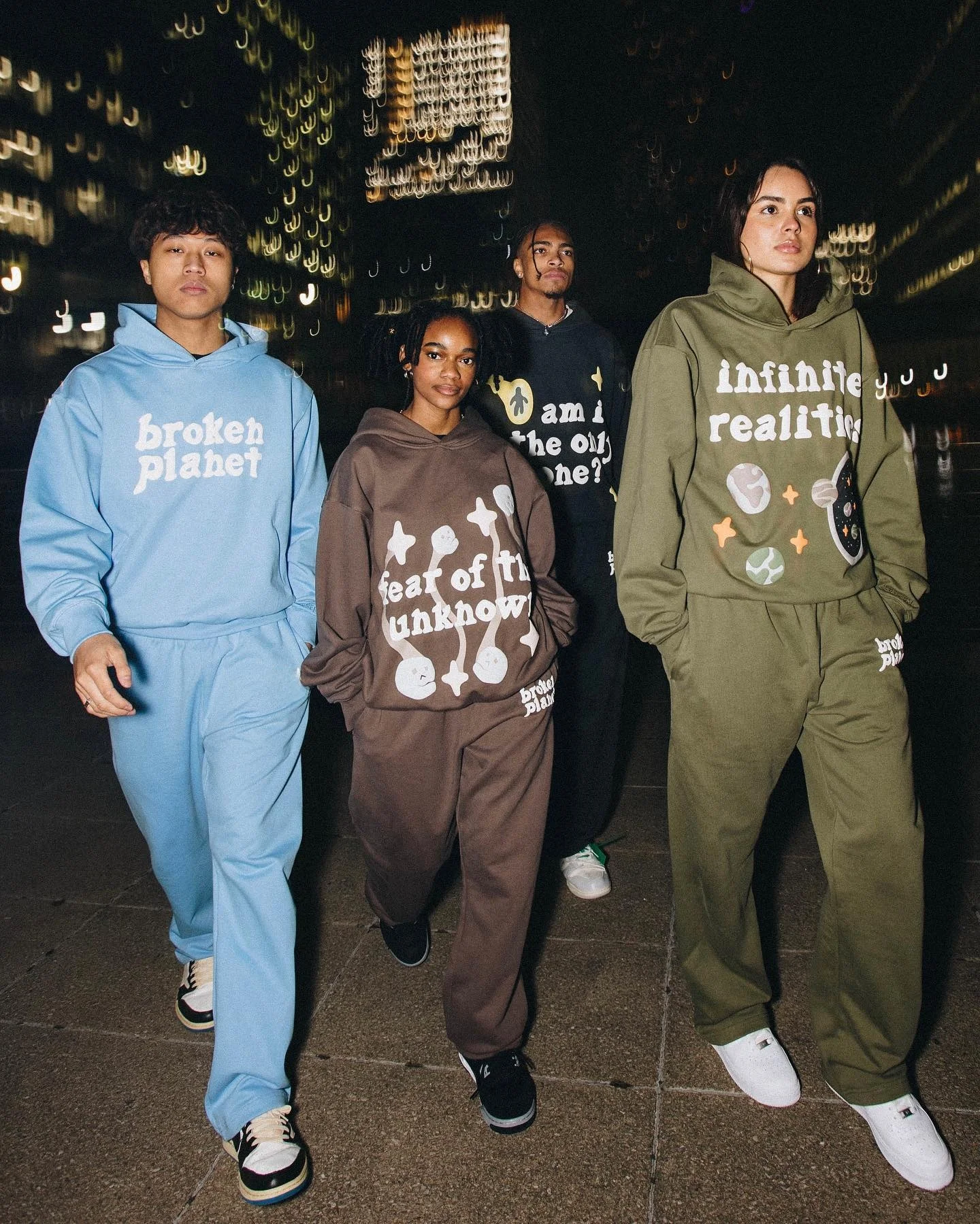 

Pure Cotton Sweatirt And Pants Set for Men And Women Street Sle Hip Hop Sports Casual Faion Broken Pl