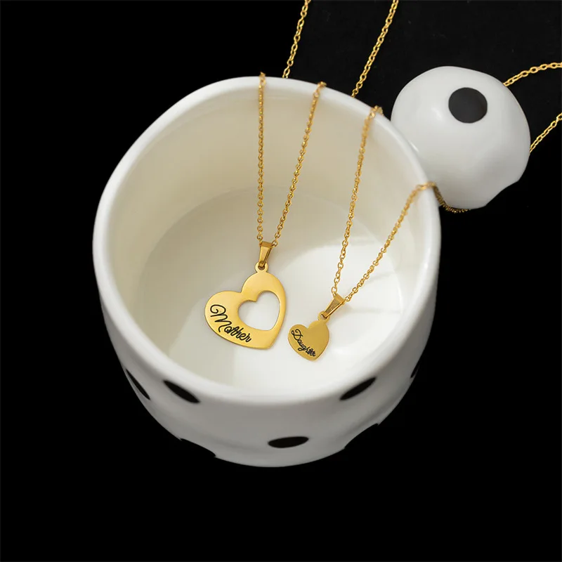 2 pz/set madre figlia cuore collana in acciaio inox Splicing inciso lettera amore collane per le donne ragazze mamma gioielli regalo