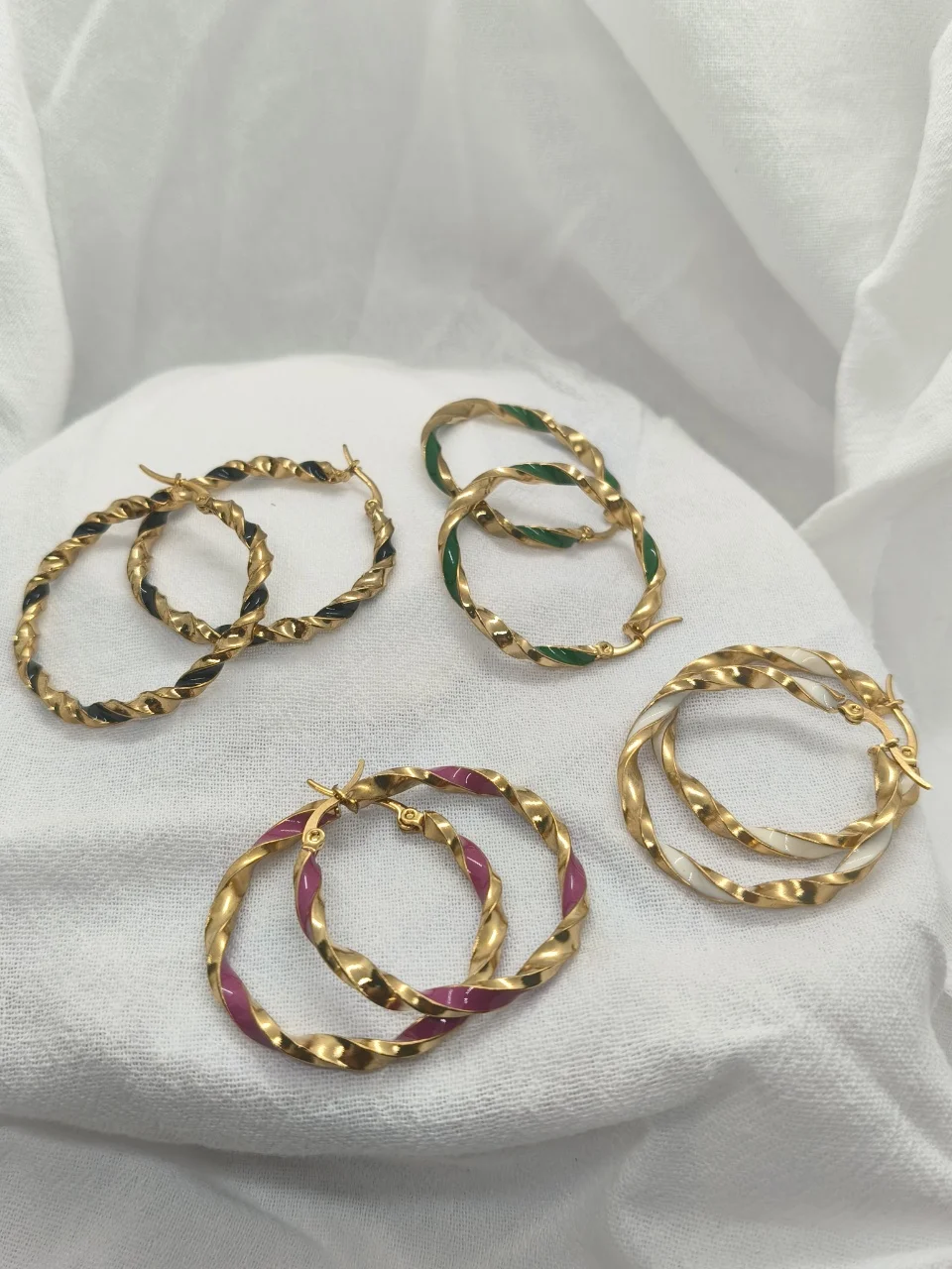 

Multi Colors Twisted 316L Stainless Steel 30mm Hoop Earring Red/Green/Black Enamel Ear Buckle/Hook Waterproof Jewelry For Women