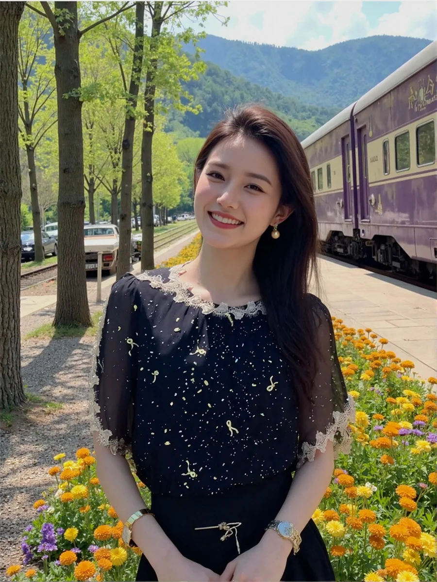 Blouses Women 2025 Trend Short Sleeve Black Chic Cotton Plain Autumn Tops Korean Fashion Crop Checked Pure Striped Elegant