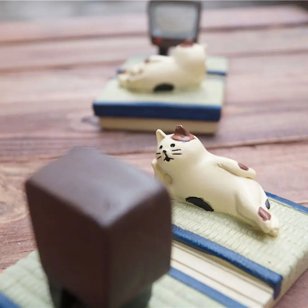 

Cute Phone Accessories for Gift Resin Watching TV Hands-Free Phone Supports Mobile Phone Bracket Cat Phone Holder Desktop Stand