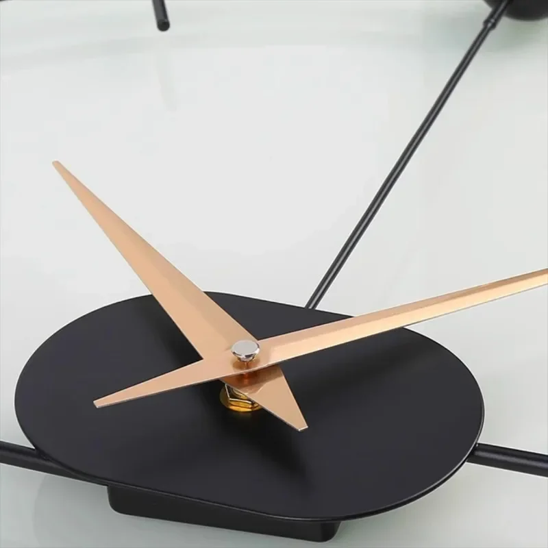 Spanish Style Minimalist Wall Clocks Simple Modern Living Room Wall Clocks Creative Metal Frame Roundness Luxury Home Decor