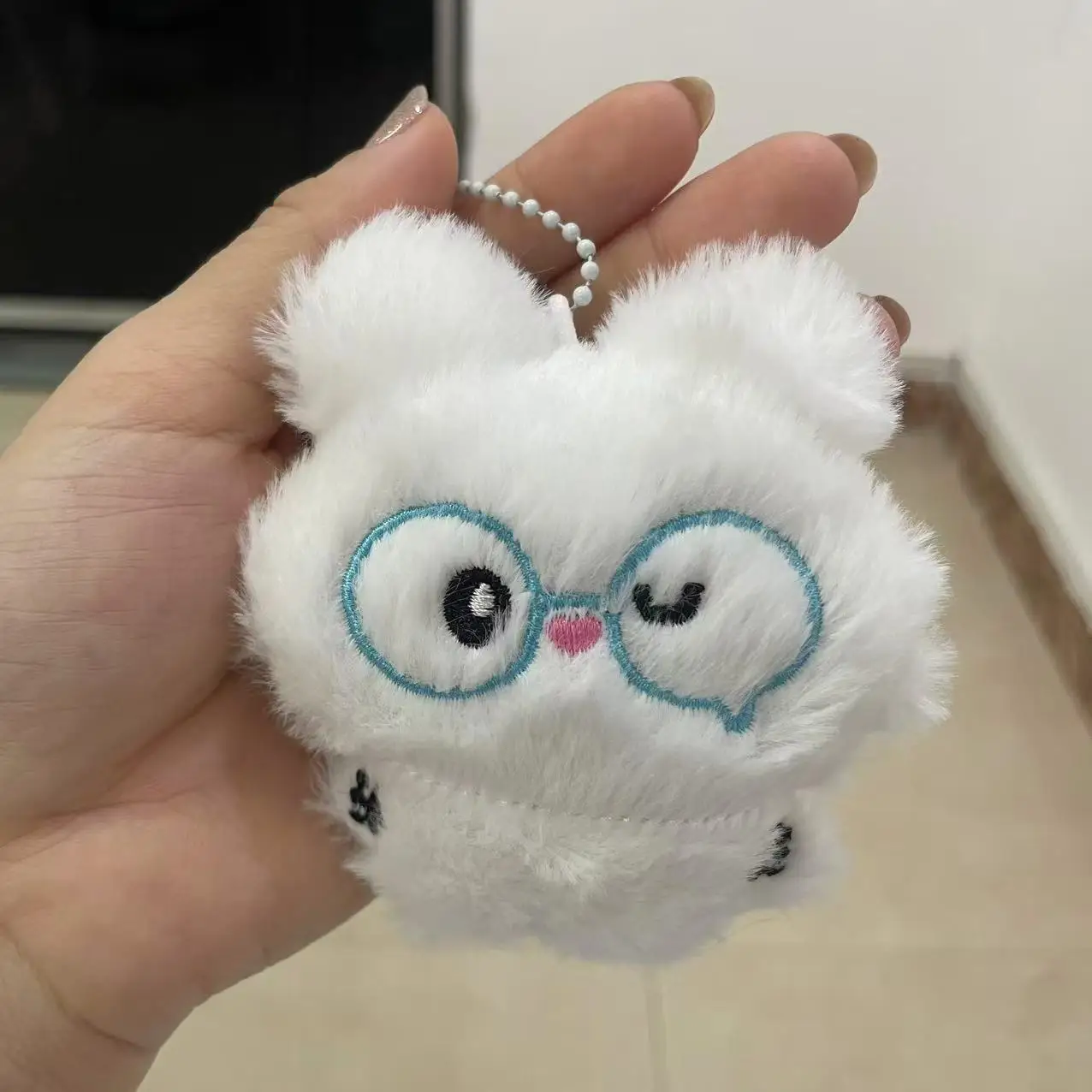 S simpatico coniglietto morbido e soffice, orsetto con occhi chiusi che piangono, ciondolo in peluche, bambola dei cartoni animati, borsa per bambole giocattolo, decorazione da appendere