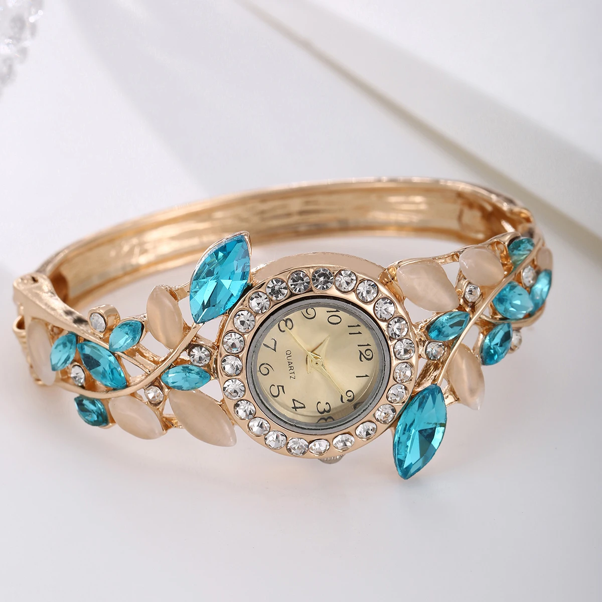 5pcs Women\'s Light Luxury High Beauty Korean Edition Palace Style 3D Flower Alloy Bracelet Watch