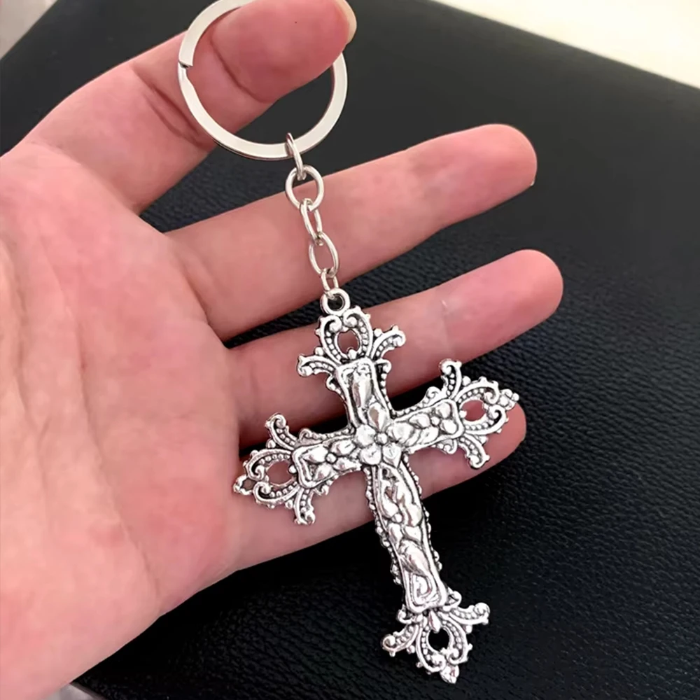 1 stücke Vintage Goth Kreuz Große Motte Große Schlüsselbund Auto Frauen Männer Tasche Zubehör Schmuck Geschenke Schlüsselbund Ästhetischen Schmuck