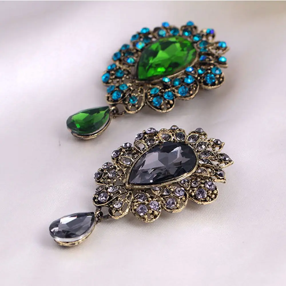 فستان فاخر أنيق كريستال للنساء قطرة الماء الكبيرة مجوهرات الصدار بروش دبابيس الإكسسوارات