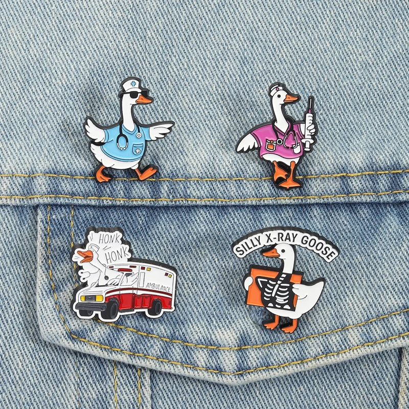 Bobo ganso ducktor esmalte pinos raio x ambulância enfermeira médico broches lapela emblemas roupas engraçado jóias presente para amigos