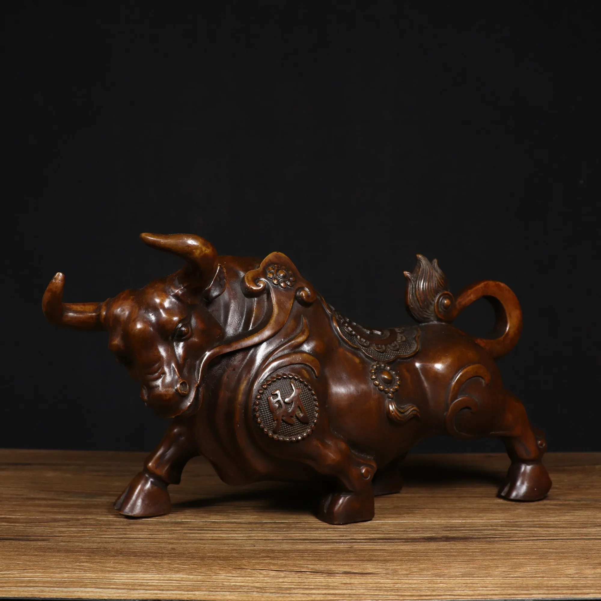 bronze statue Bull Spirit Soars Wall Street Bull Blessing Ornament Specification: Length 37cm, Width 11cm, Height 19cm 5.5kg