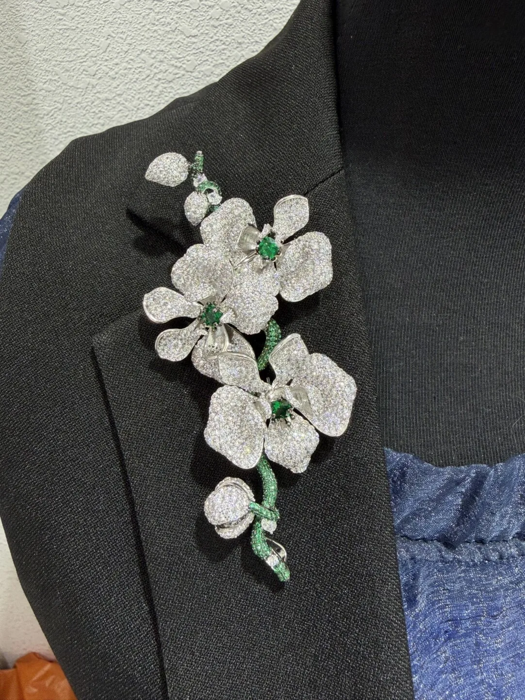 elegant delicate phalaenopsis orchid flower brooch high-end vintage corsage pin for women copper with cubic zircon  MIYI