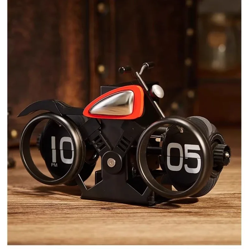 Clock, creative automatic page turning, retro motorcycle-shaped clock ornament