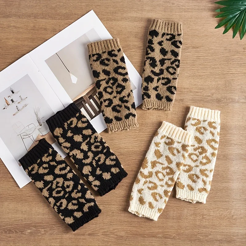 2026 New Women's Leopard Print Knit Gloves - Beige Color, So