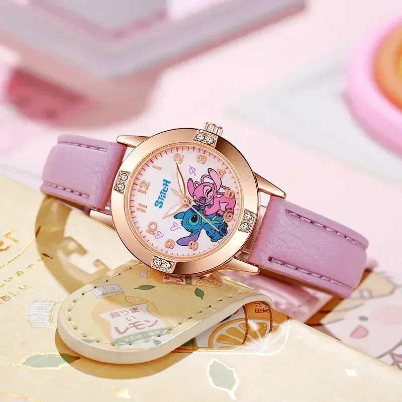 

Детские часы Disney Stitch для мальчиков и девочек, милые наручные часы с рисунком стежка, имитация бриллианта, ремень, студенческие кварцевые часы, подарок