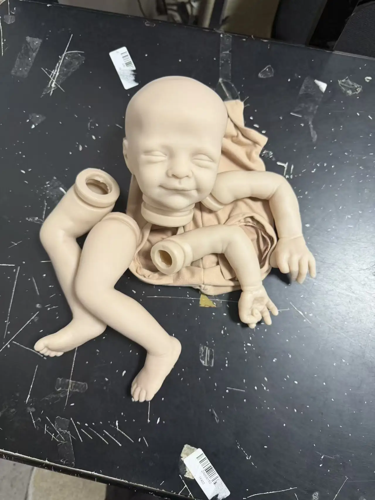 

17inch Reborn Doll Kit Sunny Delite Newborn Size Sleeping Baby Unfinished Unpainted Doll Parts with Cloth Body Bebe Reborn