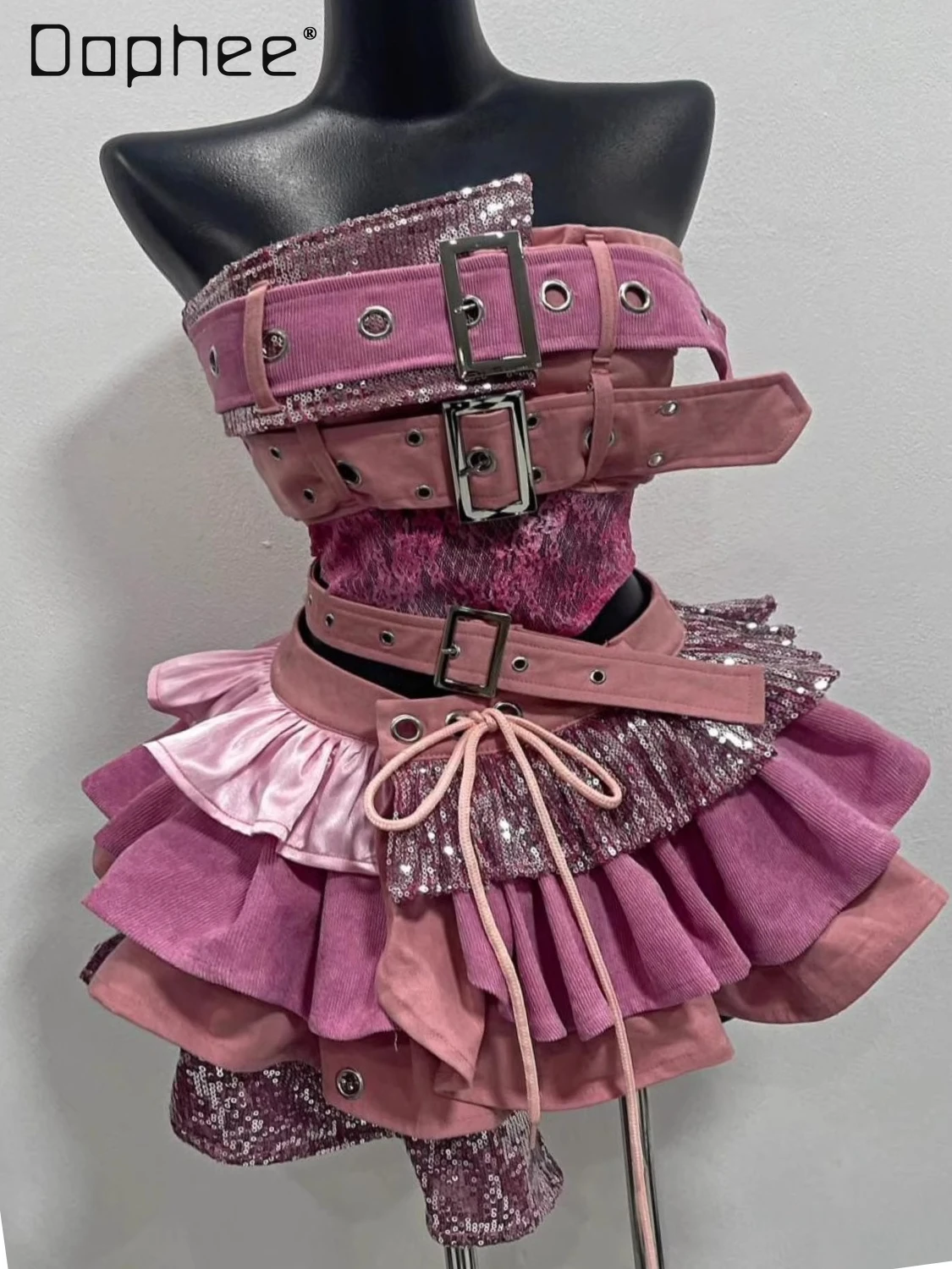 

Сексуальный сценический костюм для горячих девушек, сладкий пряный топ без бретелек с открытыми плечами, кружевная лоскутная утягивающая юбка, комплекты из двух предметов, женские наряды