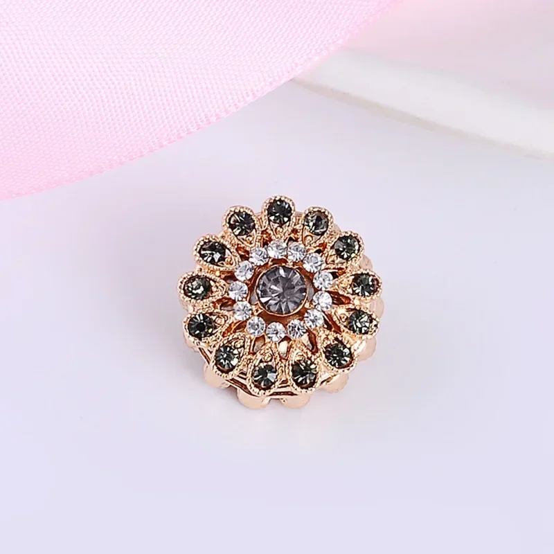 1pcs New Magnet Rhinestones Flower Brooches for Women Muslim Scarf Hijab Brooch No Hole Pins Fashion Jewelry Luxulry Accessories