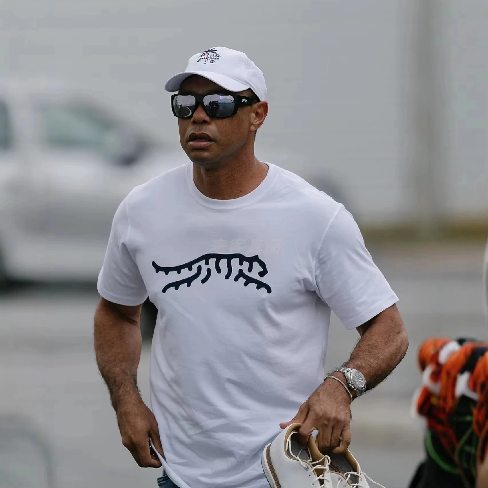 2025 nueva camiseta con icono rojo de domingo Tiger Woods Golf hombres cómodo cuello redondo manga corta deporte ropa de calle moda