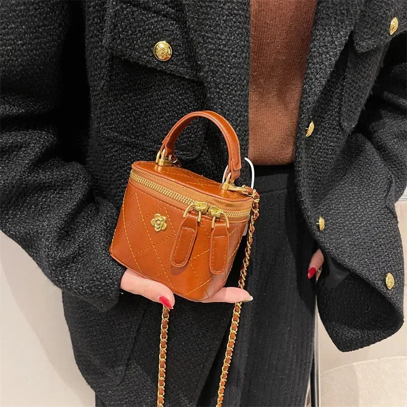 Mini Fragrant Wind Lingge PU Leather Handbag 2024 New Trend Women's Fashion Chain Shoulder Bag Mini Bucket Bag Designer Bag