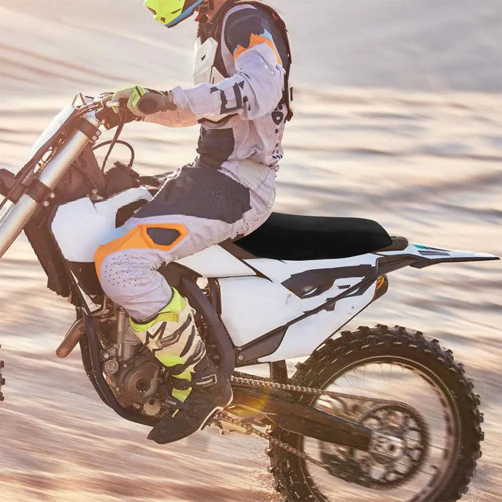 

Комплект из 2-х подушек для сидений квадроцикла: комфортные, мягкие, широкие, с амортизацией и защитой от скольжения, для бездорожья