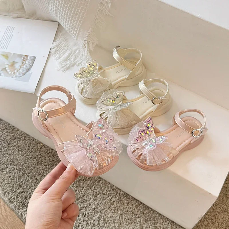 Sandalias de princesa de punta redonda con lazo de encaje para niños, antideslizantes, suela suave, arroz blanco y rosa, novedad de verano 2024