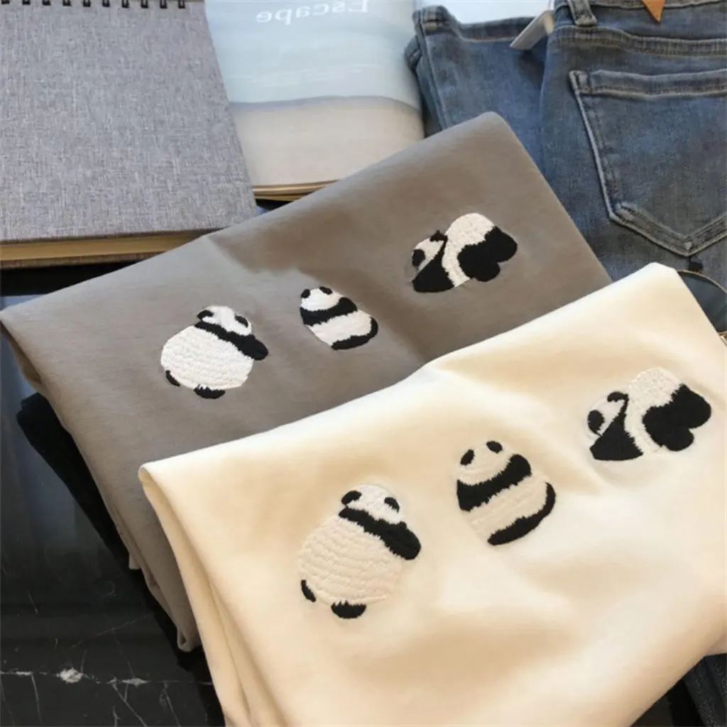 

Women's Milk White Panda Embroidered Cotton T-shirt Short-Sleeved Loose Fit Spring Fashion Top
