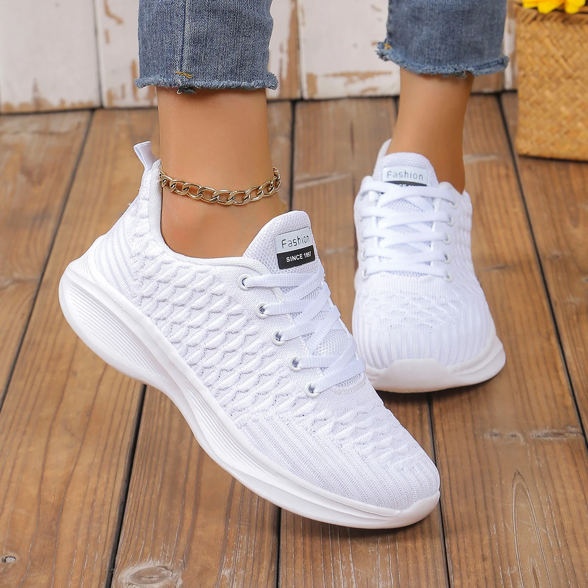 Women's Fashion Outdoor Sports Sneakers with Fish Scale Pattern, Flexible Soft Sole, Lightweight and Breathable