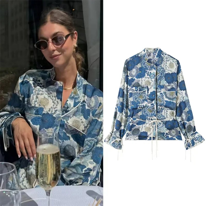 Chemise Femme Été 2026 Nouveau Style Imprimé Bleu Manches Longues avec Détail Nœud Chemise Ample Décontractée pour Vacances à la Plage