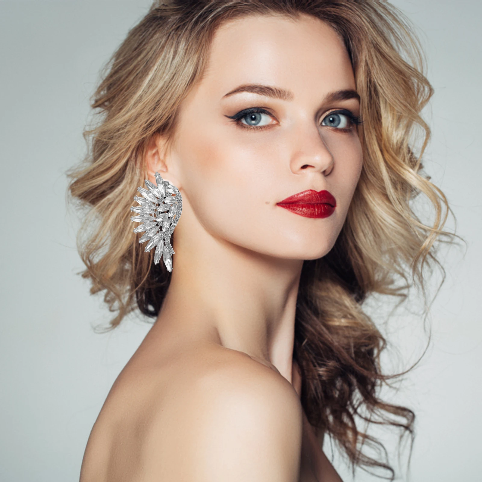 

Bohemian Crystal Wing Earrings White Pendant Drop Dangle Lightweight Fashion Jewelry for Women Gift Party Accessories