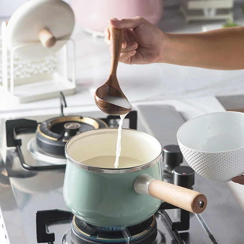 Olla de leche con mango de madera esmaltada del norte de Europa, cacerola para sopa, fideos gruesos, cocina japonesa de inducción para el hogar general, sartén manual para estofado