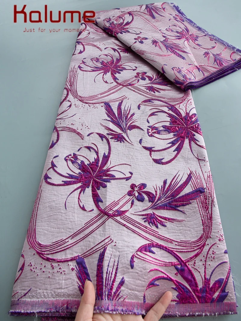 

Kalume 2025 новейшая парчовая кружевная ткань, хит продаж, жаккардовая кружевная ткань, красивая африканская позолоченная ткань для шитья платья F4499