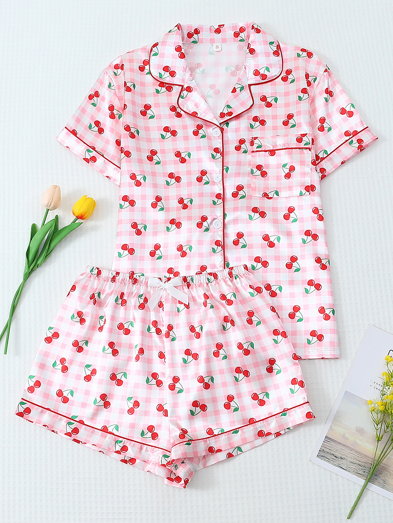 2-Piece Satin Pajamas Set with Pink and White Checkered Cherry Print, Short-Sleeved Shorts, Women's Pajamas, Loungewear Set Suitable for Home Use