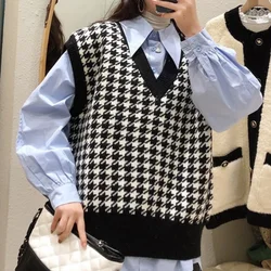 2026 Autumn Sleeveless V-neck Women Vest Sweater Pullover Plaid Print Knitted Tops Loose Elegant Casual Knitwear