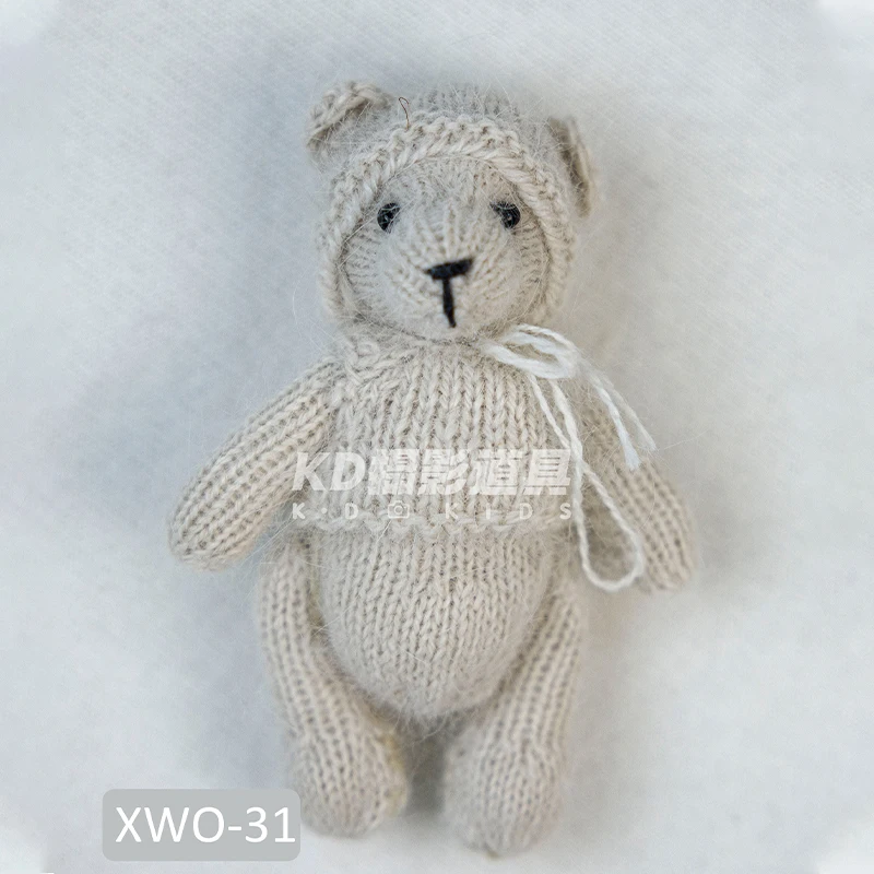 Giocattolo di orsacchiotto lavorato a maglia mini bambola fatta a mano Fotografia di neonato Prop 15 * 10 * 5 cm Giocattolo di comfort per animali neonato Disponibile per l'acquisto sfuso