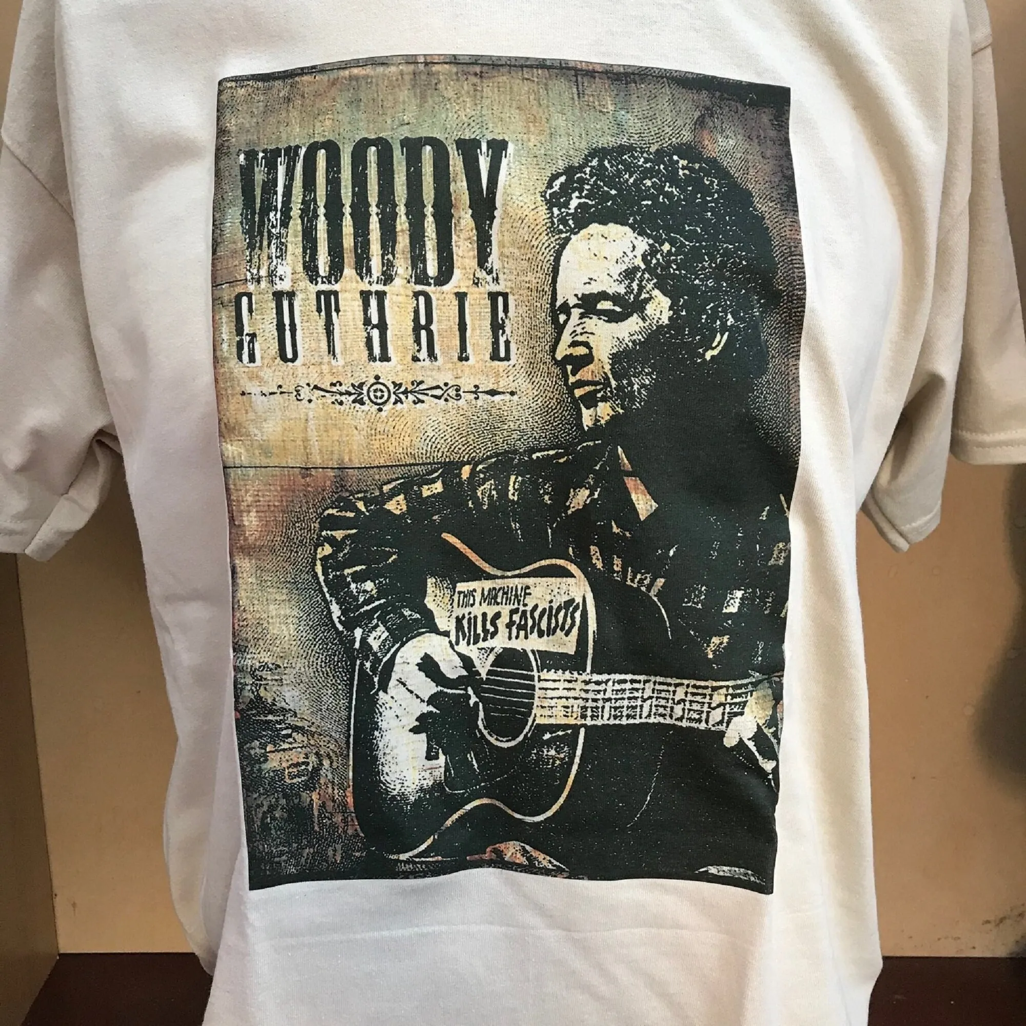

Футболка Woody Guthrie с американской народной музыкой