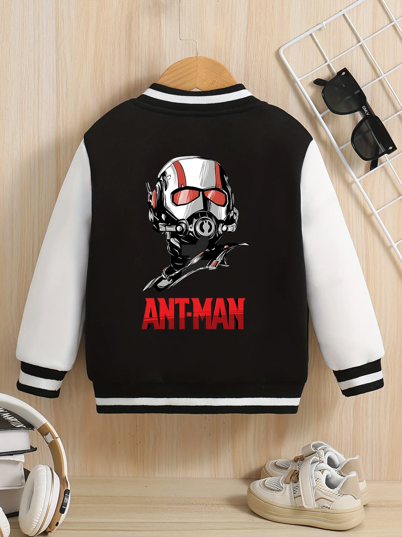 سترة بيسبول MINISO Marvel Boys - صورة Ant-Man الرائعة، تصميم بنمط على الوجهين، قماش ناعم ومريح، عصري أ