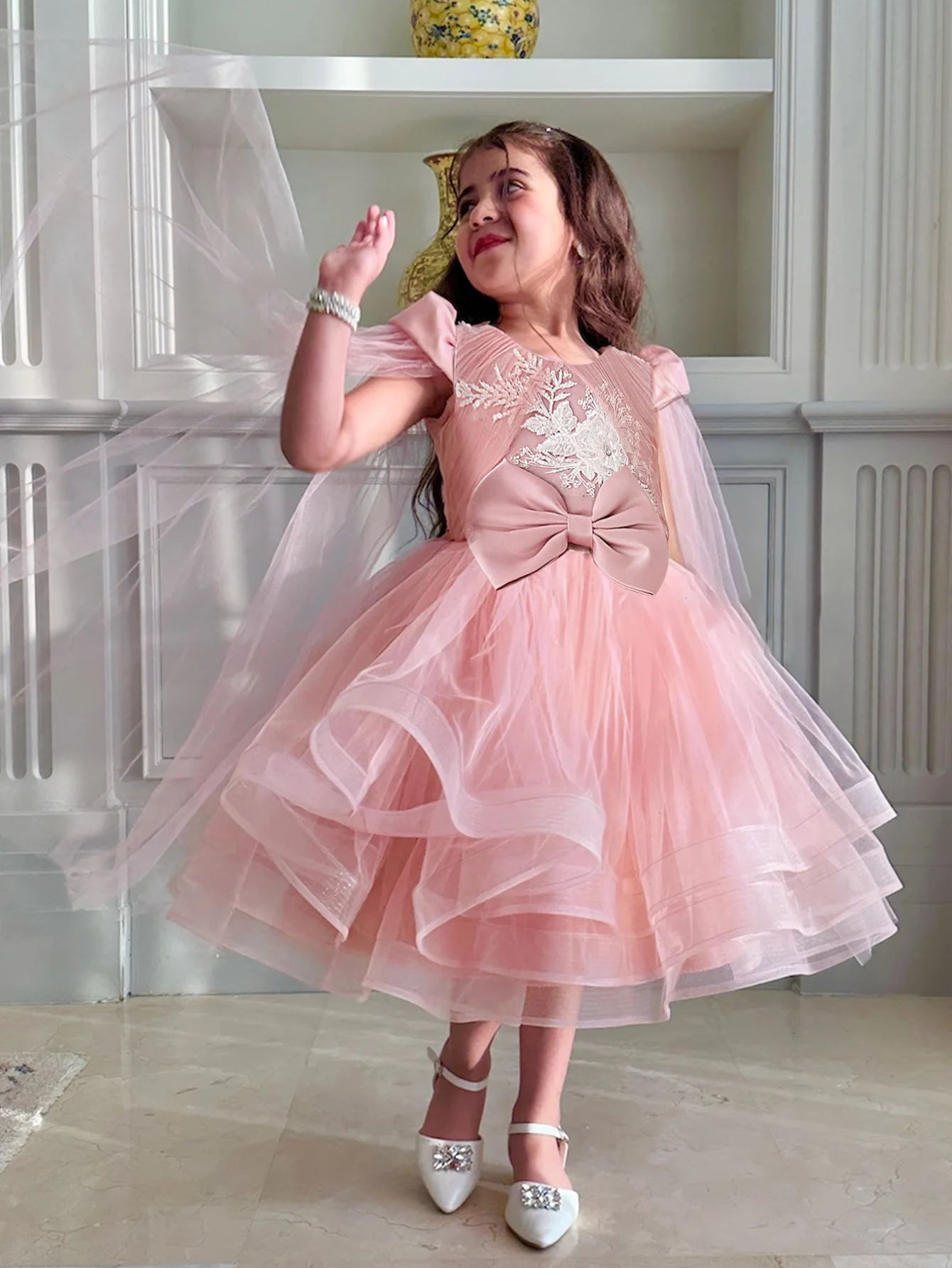 

Sweet and elegant dress for girls birthday party costume princess dress with printed bow design suitable for piano party dance