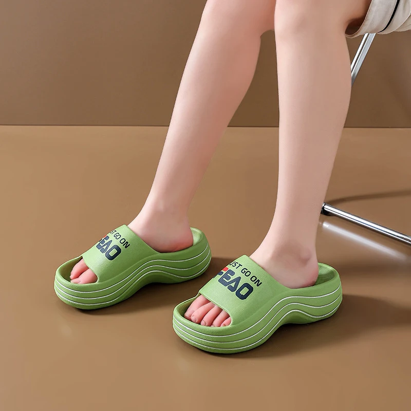 Summer Platform Women Slippers Casual Flat Heel Slip On Shoes Ladies Outside Beach Sandals Thick Bottom Ladies Bathroom Slippers