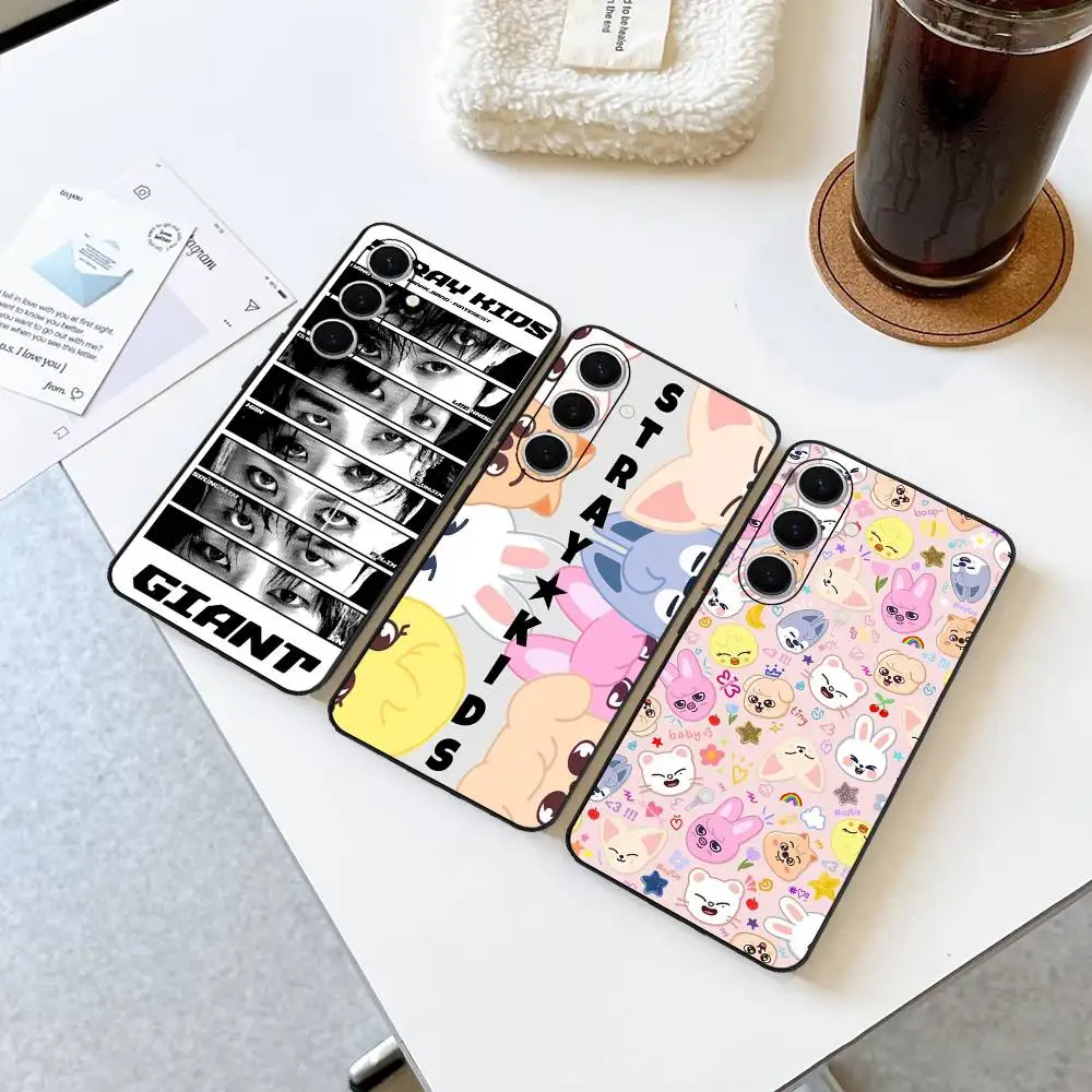 1PC Fashion Kpop S-Stray-Kids Phone Case For Samsung S 24 fe 25 Ultra plus 20 lite 21 30 22 23 24 22 Ultra 5G Fundas view 3